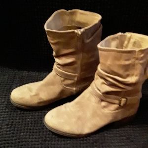 Women's tan boots